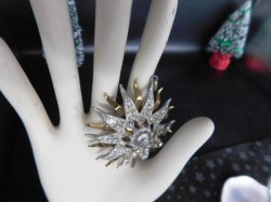 brass rhinestone starburst pin c
